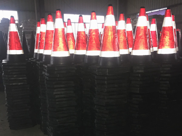 pvc8斤路锥 700*420